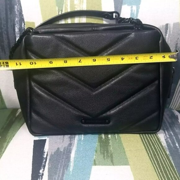 Rebecca Minkoff Edie Maxi Top Zip Shoulder Bag In Black Chevron Pattern Leather - Picture 4 of 11